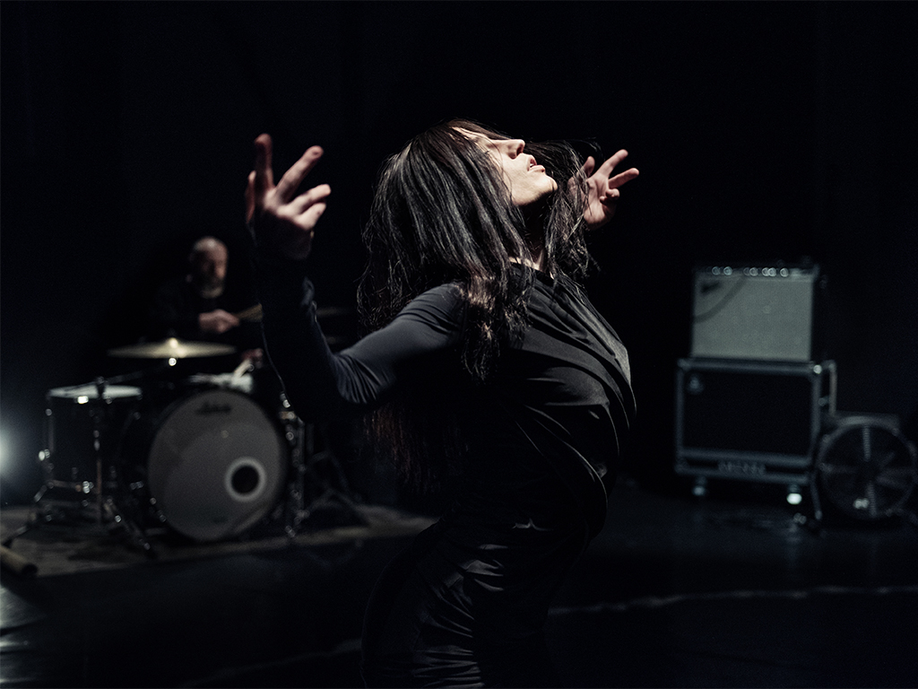 Natalie Pieczuro Fighting Monkey © Damon De Backer